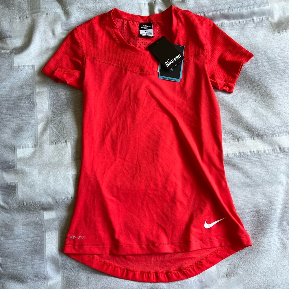 New Nike Pro Tee